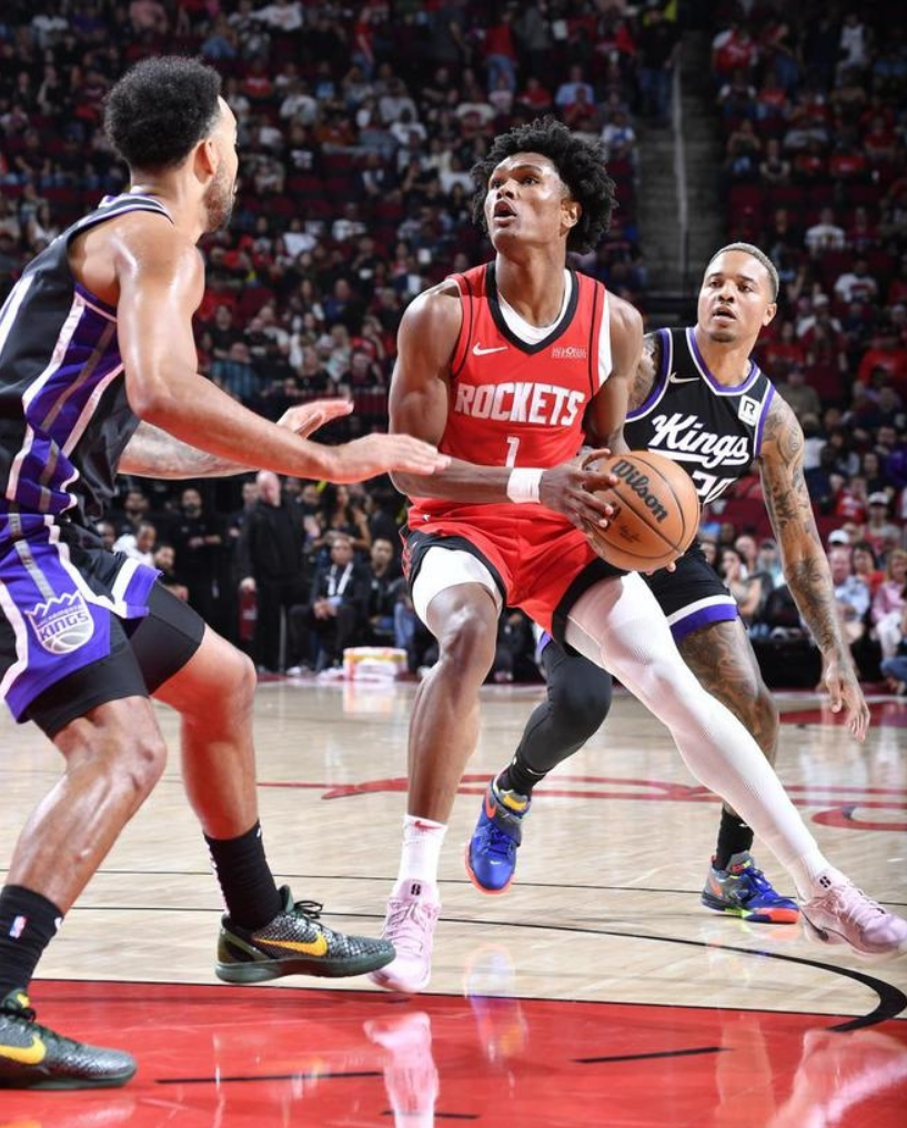 lanbosports-休斯敦火箭迎NBA季后赛关键赛,今夜绝杀压哨,气氛紧张,年轻球员得到机会的简单介绍