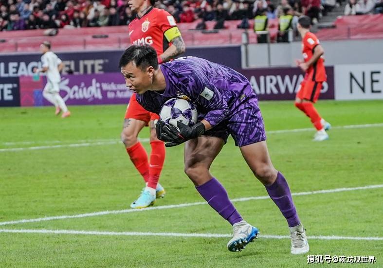 兰博电竞中国-犹他爵士训练开放日,清晨队长鼓劲引欢呼,亚冠在即,控场能力受关注(开局一首夜曲震撼全场)